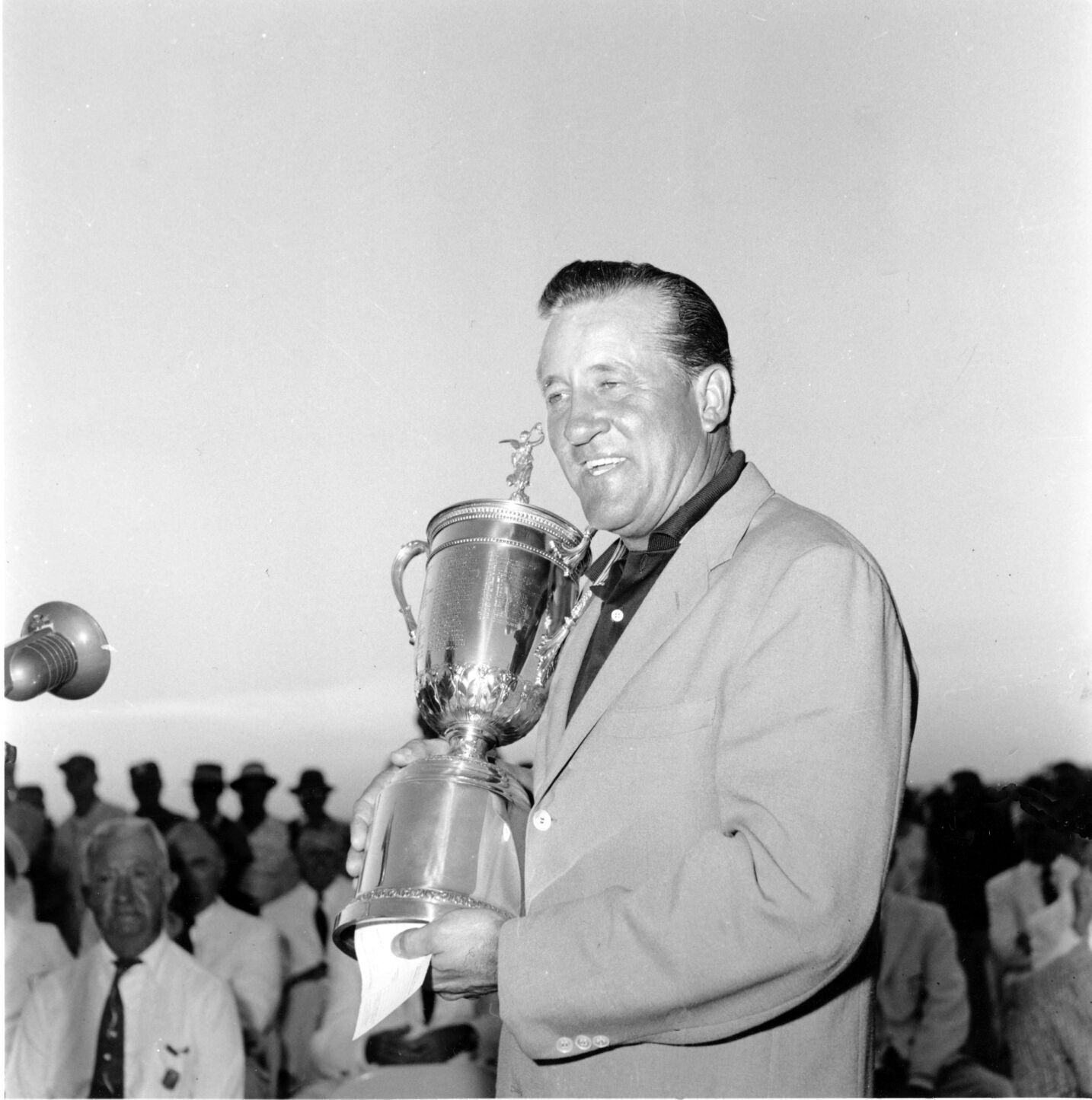 1958: Tommy Bolt beats Gary Player by four strokes to win U.S. Open